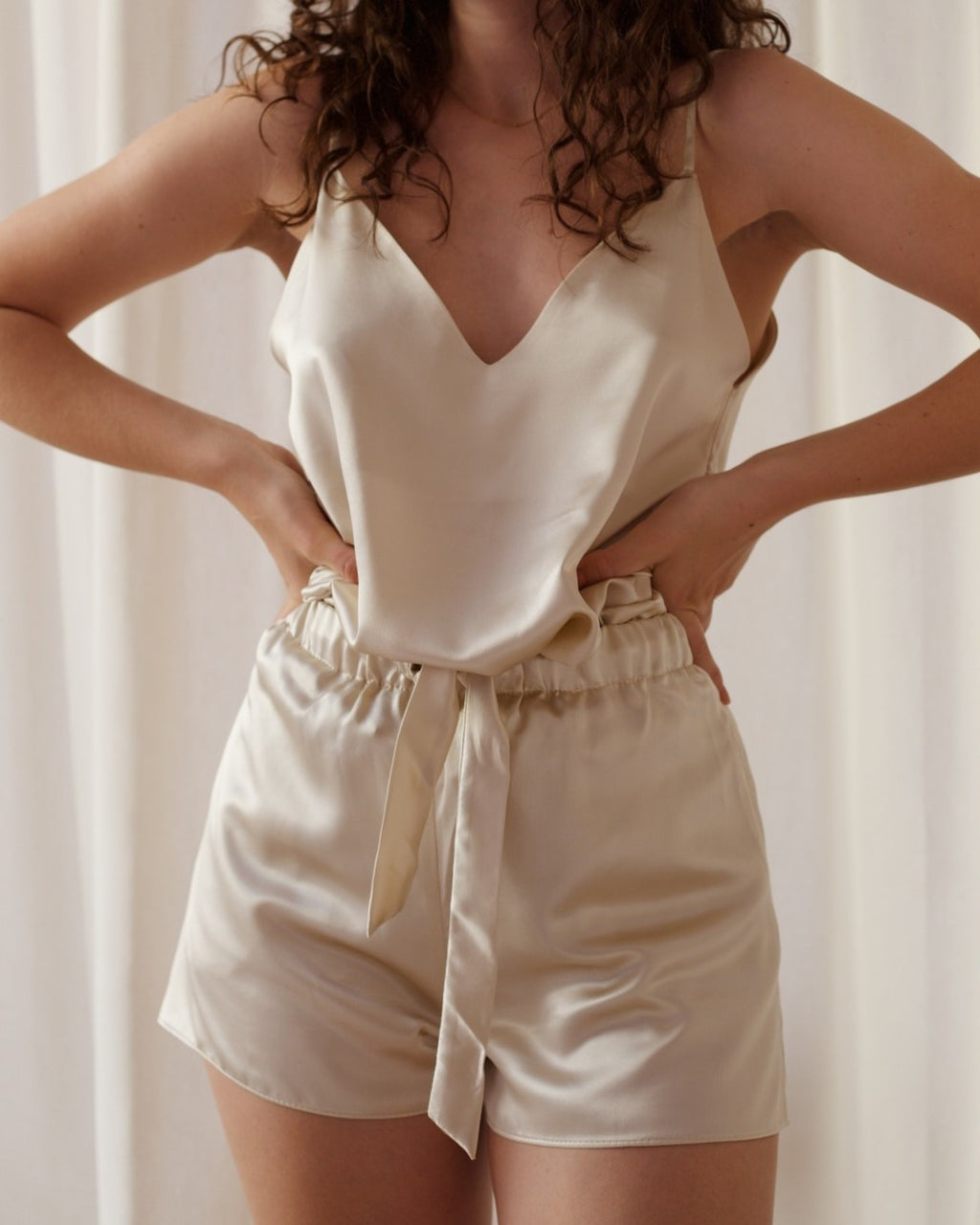 Kratka svilena pidžama - SET - Golden Beige