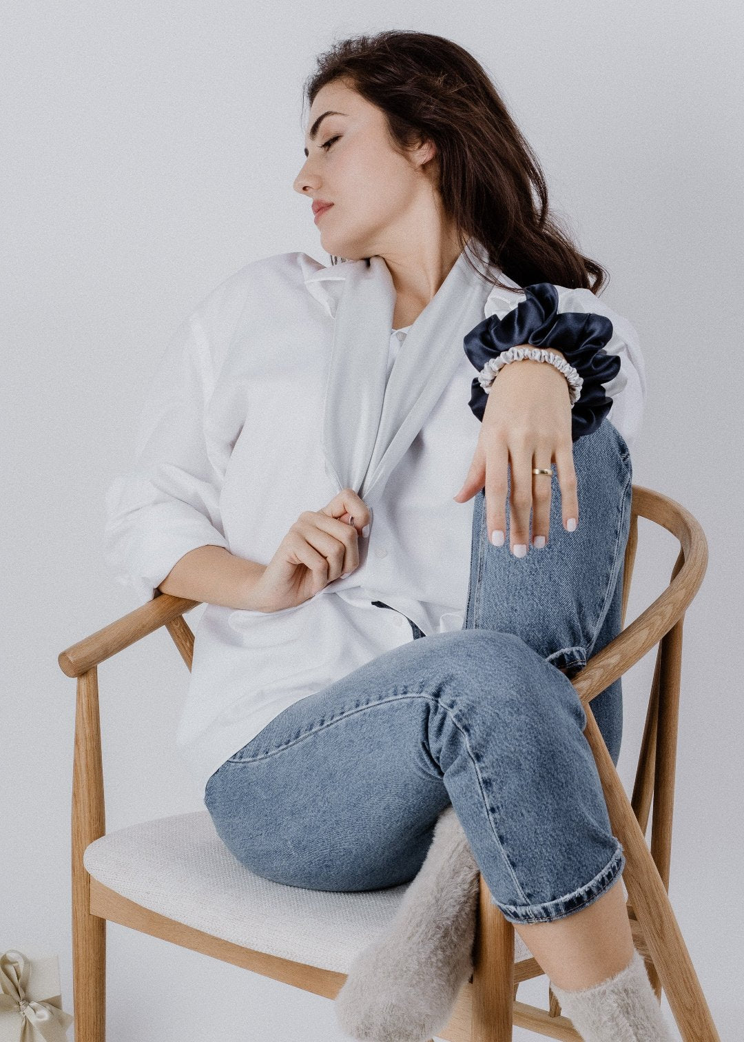 Svilena marama PETINI - Silver Grey