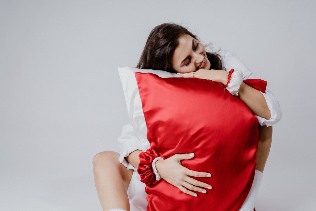 Svilena jastučnica PETINI - Passionate Red